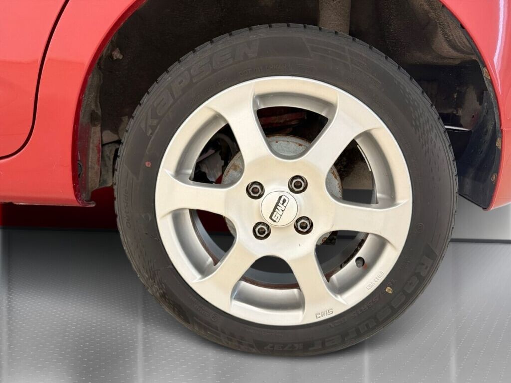 Chevrolet Aveo 2011 Punainen