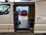 Toyota Hiace 2010 Metallinhohto Hopea