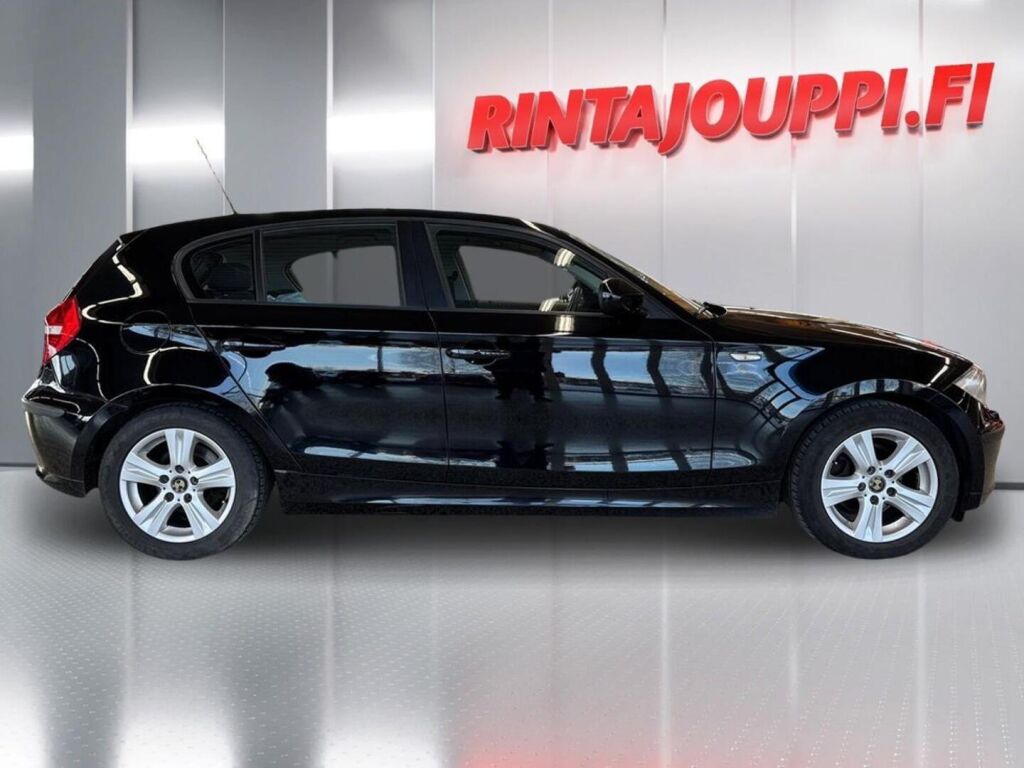 BMW 116 2011 Musta