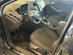 Ford Focus 2011 Musta