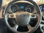 Ford Focus 2011 Musta
