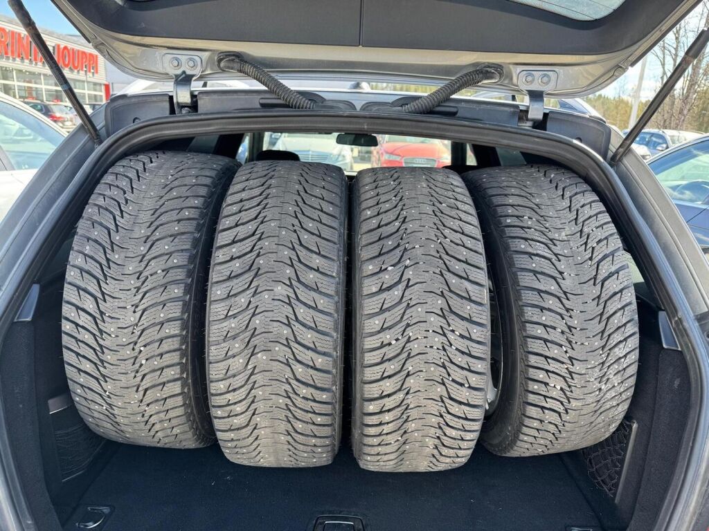 Mercedes-Benz C 2011 Harmaa