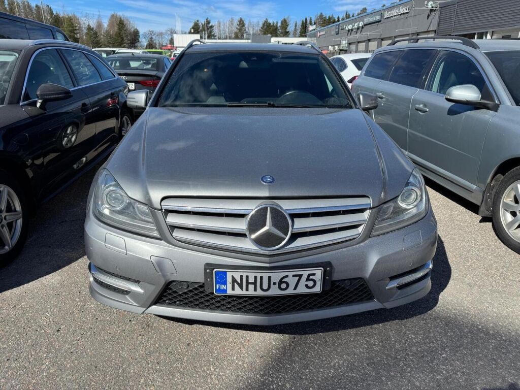 Mercedes-Benz C 2011 Harmaa