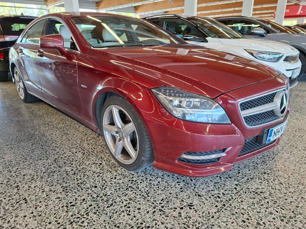 Mercedes-Benz CLS 2011 Punainen