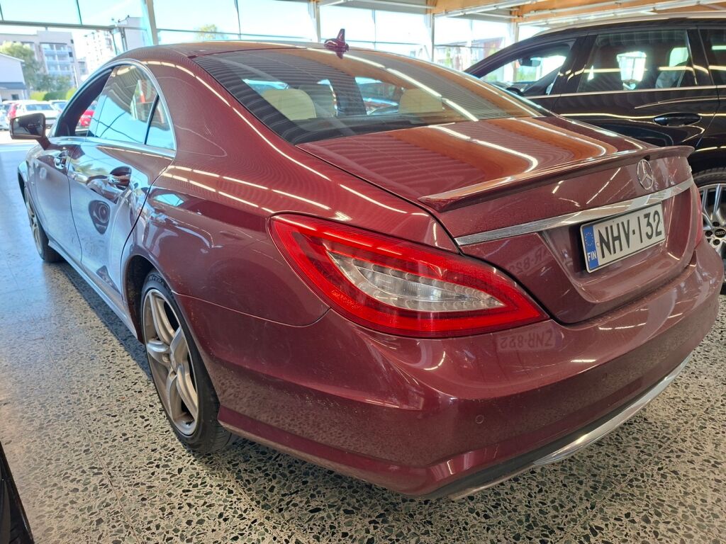 Mercedes-Benz CLS 2011 Punainen