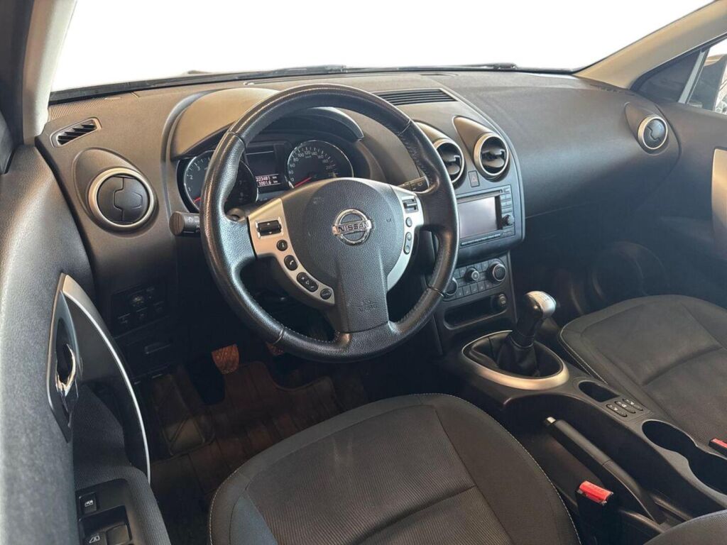 Nissan Qashqai 2011 Metallinhohto Harmaa