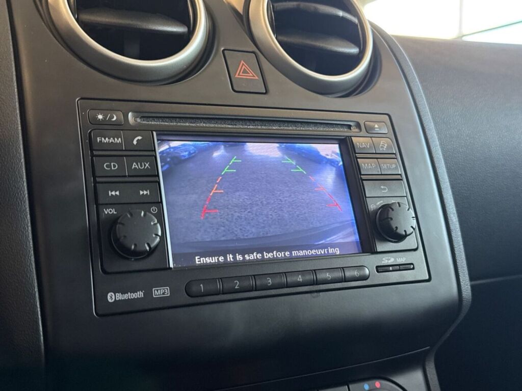 Nissan Qashqai 2011 Metallinhohto Harmaa