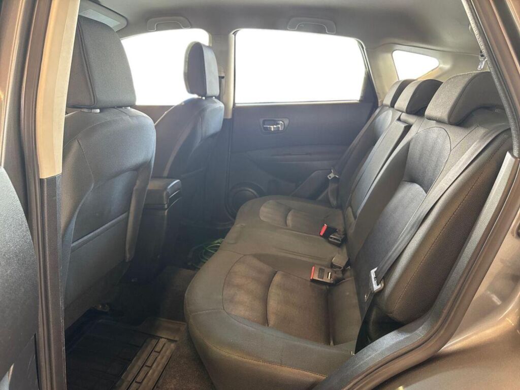 Nissan Qashqai 2011 Metallinhohto Harmaa
