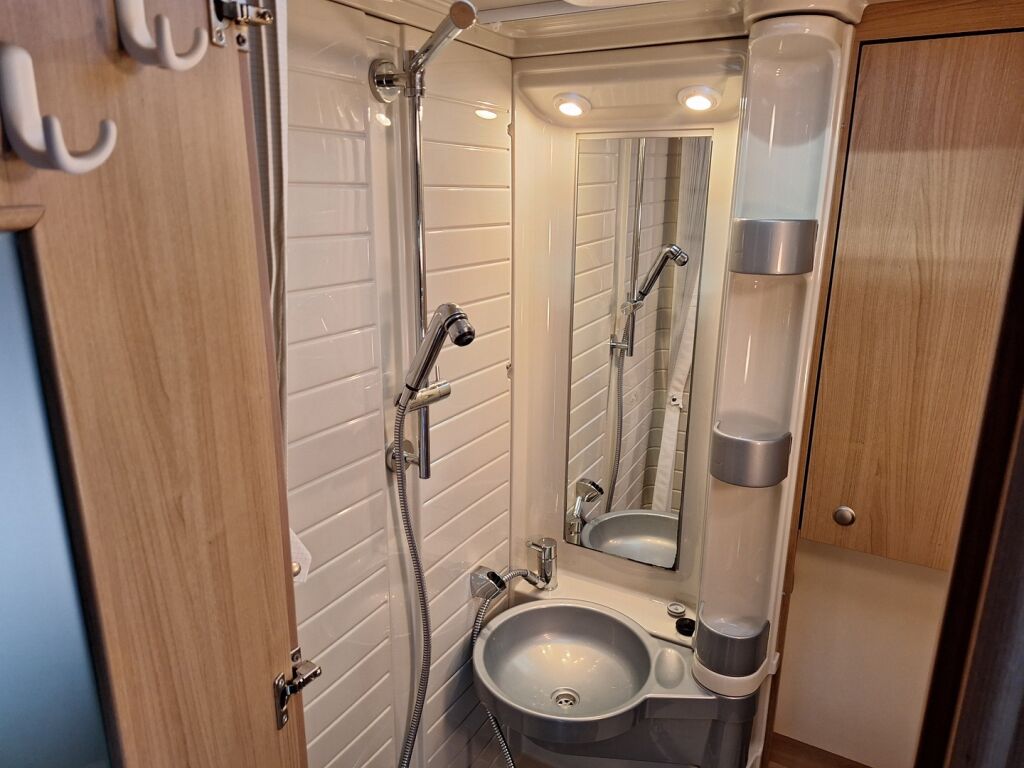 Bürstner IXEO IT674 2010 TK V 56