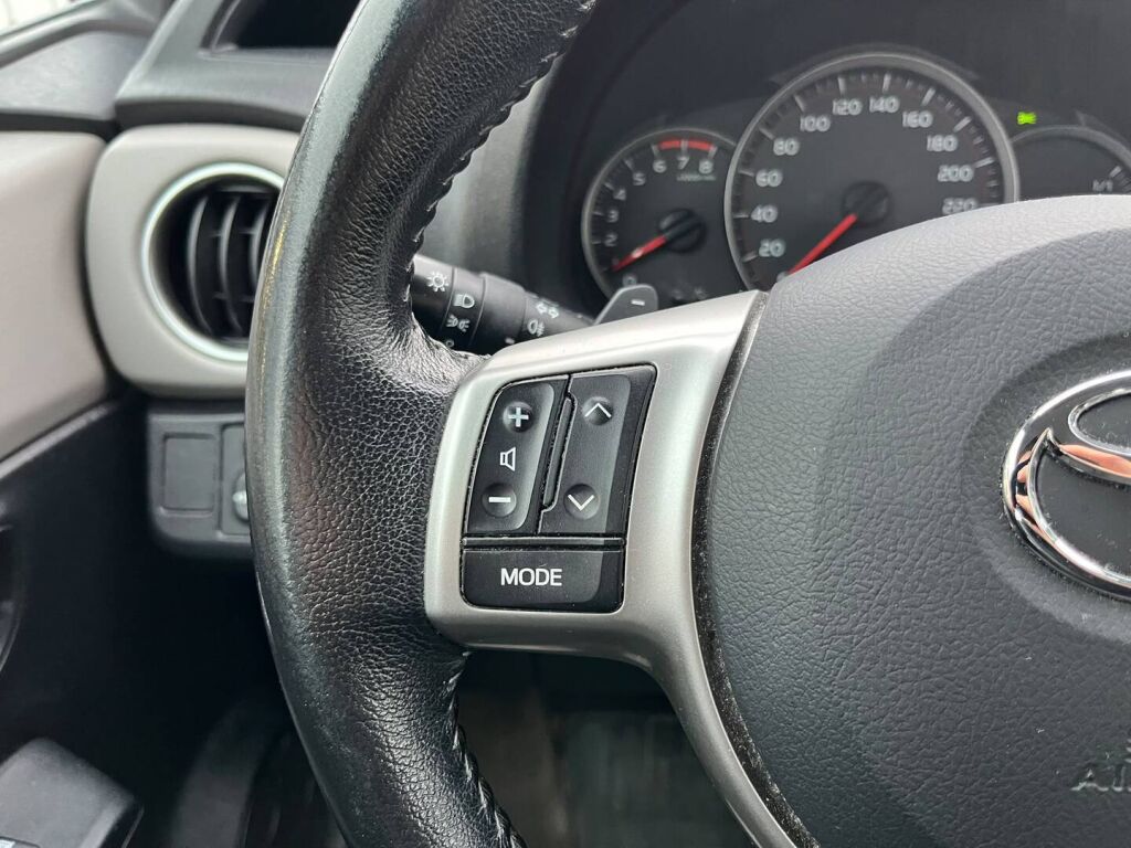 Toyota Yaris 2012 Sininen