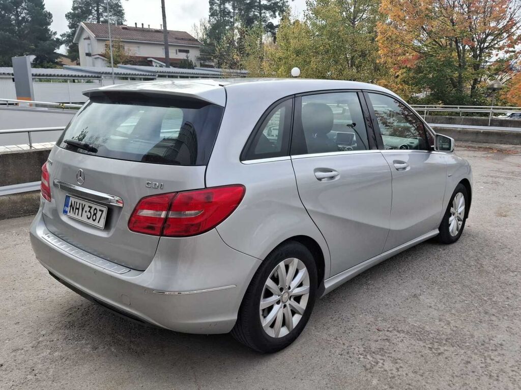 Mercedes-Benz B 2012 Harmaa