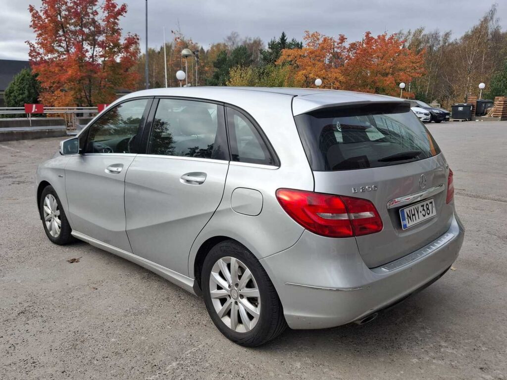 Mercedes-Benz B 2012 Harmaa