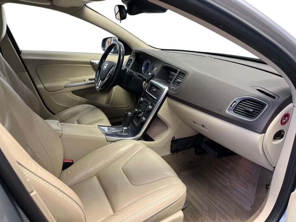 Volvo V60 2012 Harmaa