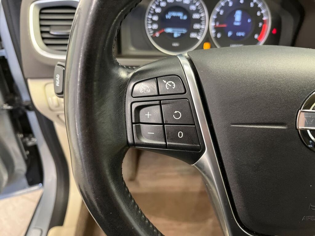 Volvo V60 2012 Harmaa