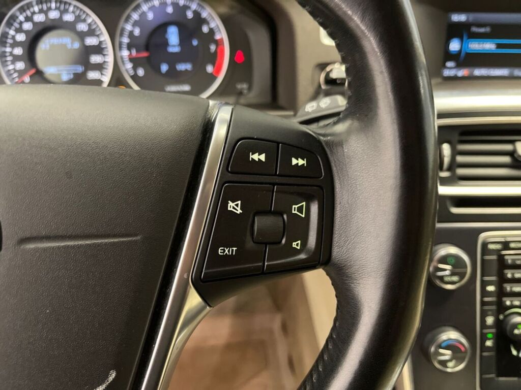Volvo V60 2012 Harmaa