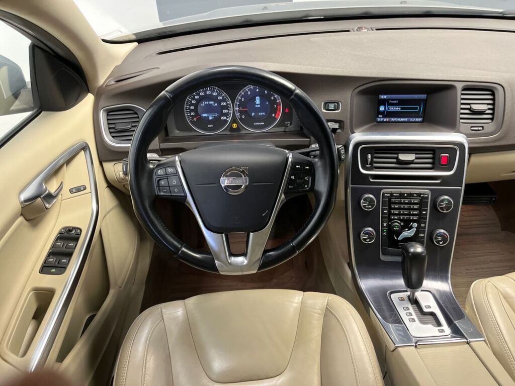 Volvo V60 2012 Harmaa