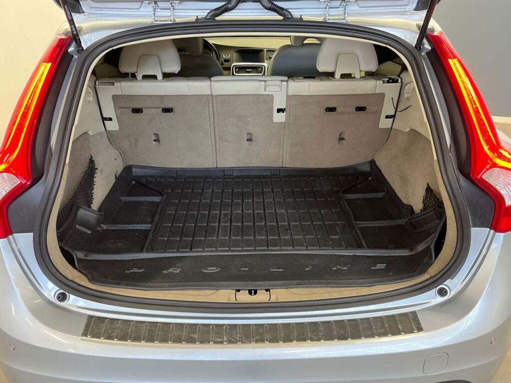 Volvo V60 2012 Harmaa
