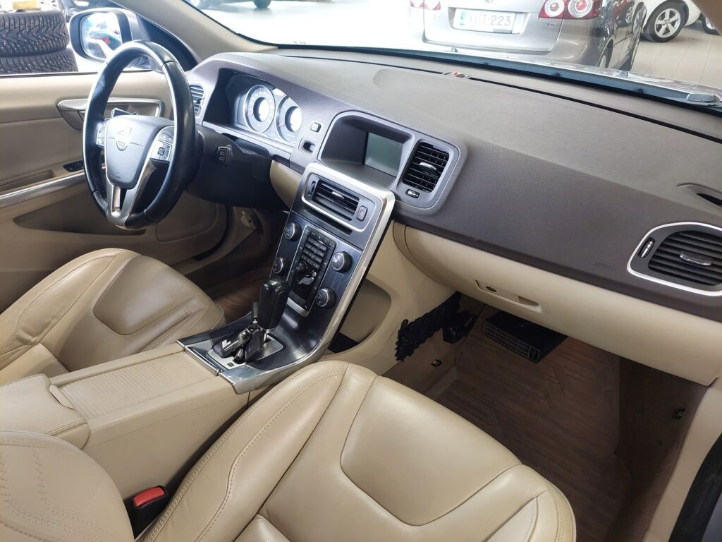 Volvo V60 2012 Harmaa