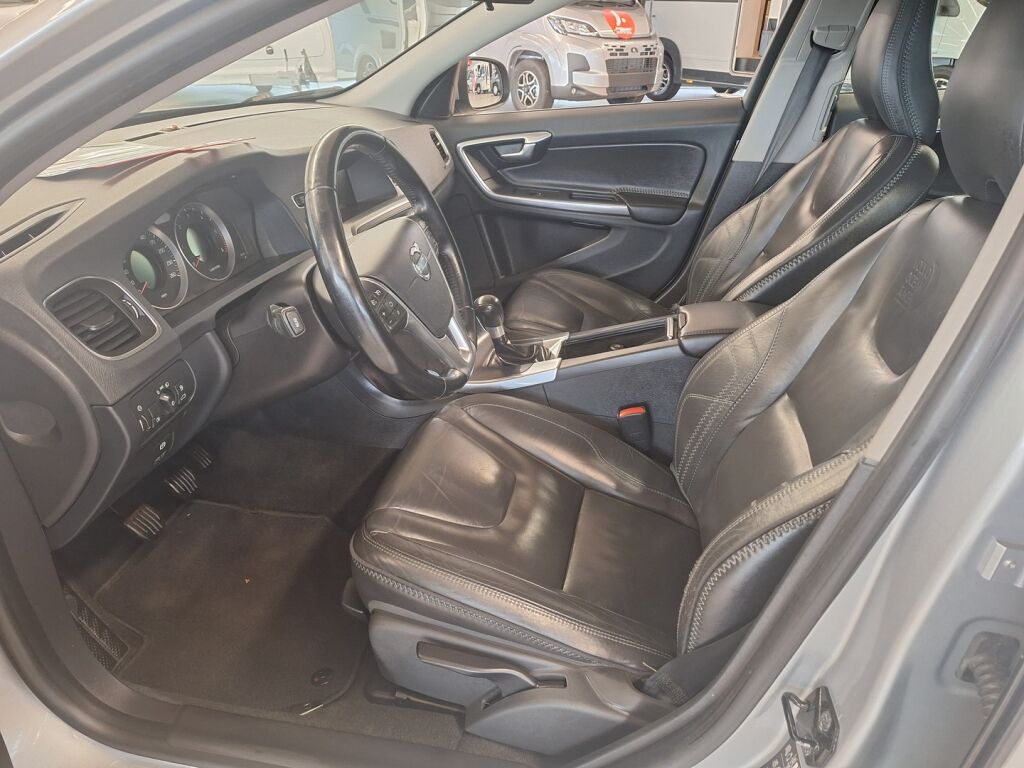 Volvo V60 2012 Harmaa