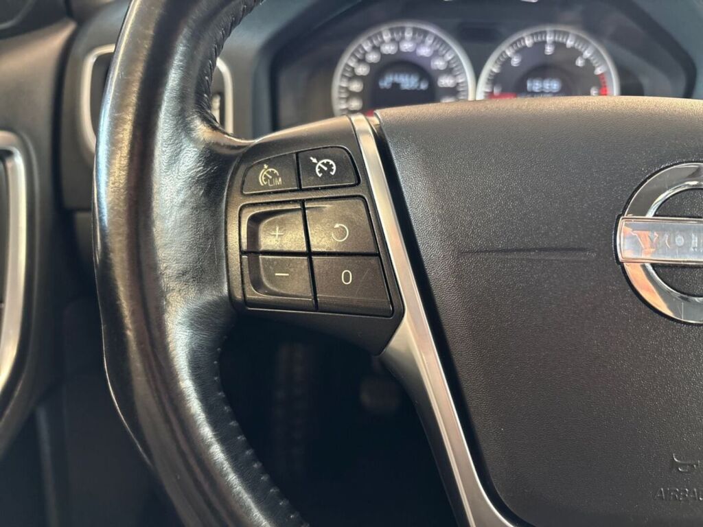 Volvo V60 2012 Harmaa