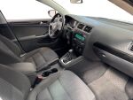 Volkswagen Jetta 2012 Valkoinen