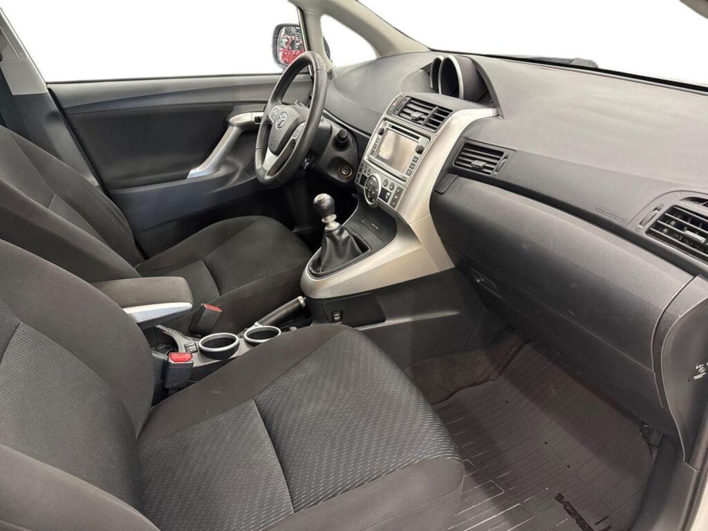 Toyota Verso 2012 Valkoinen