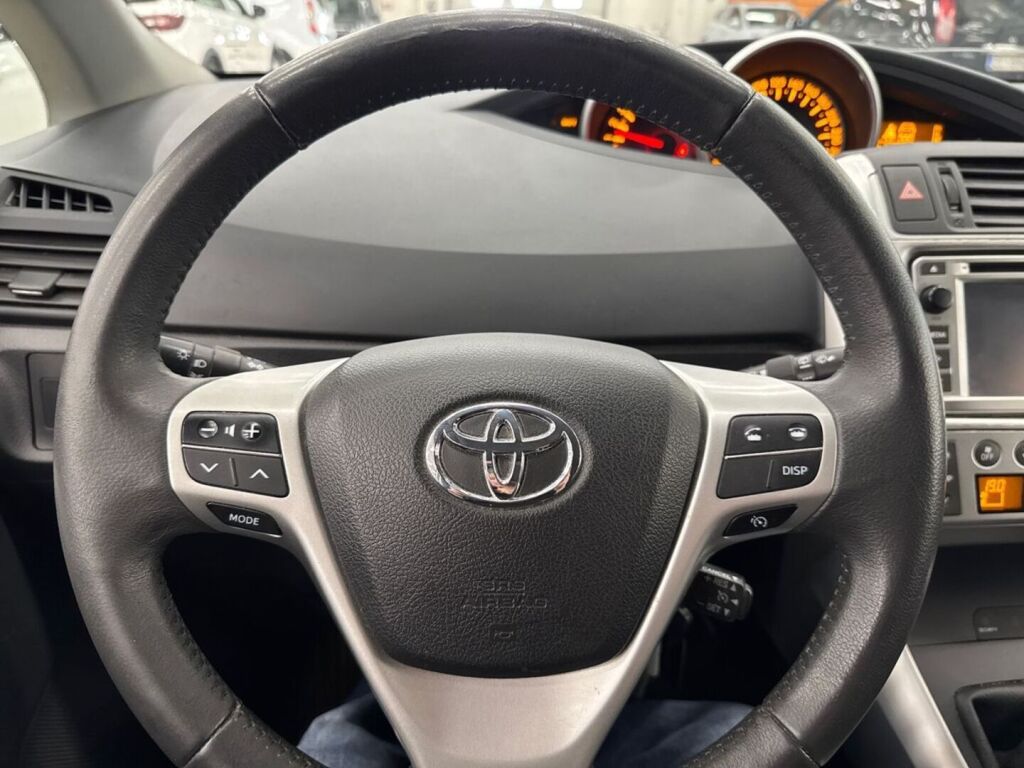 Toyota Verso 2012 Valkoinen