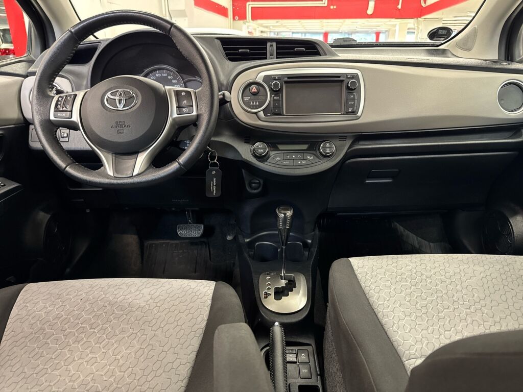Toyota Yaris 2012 Musta