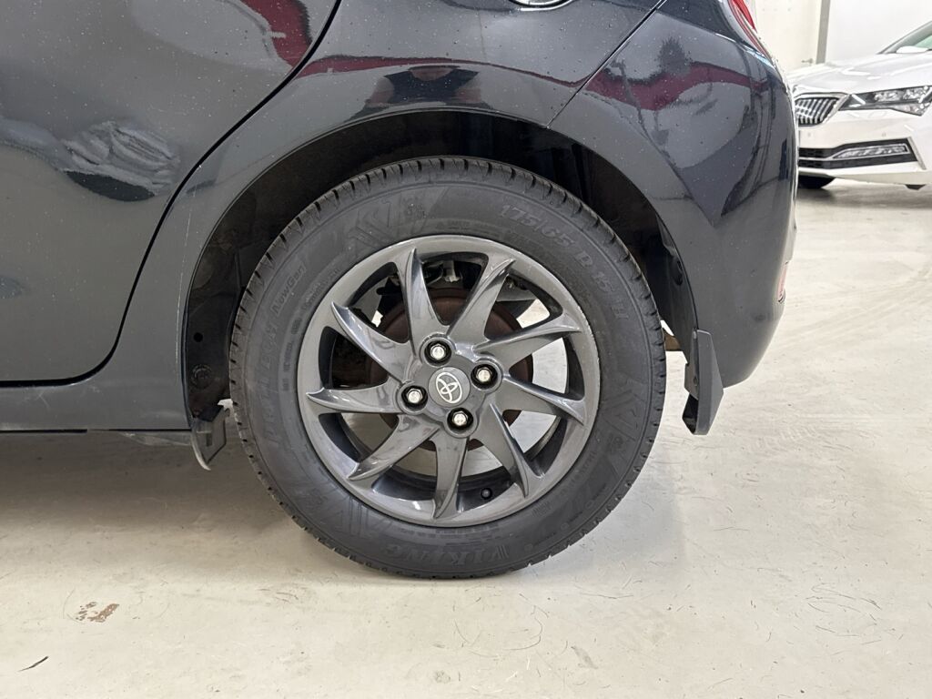 Toyota Yaris 2012 Musta