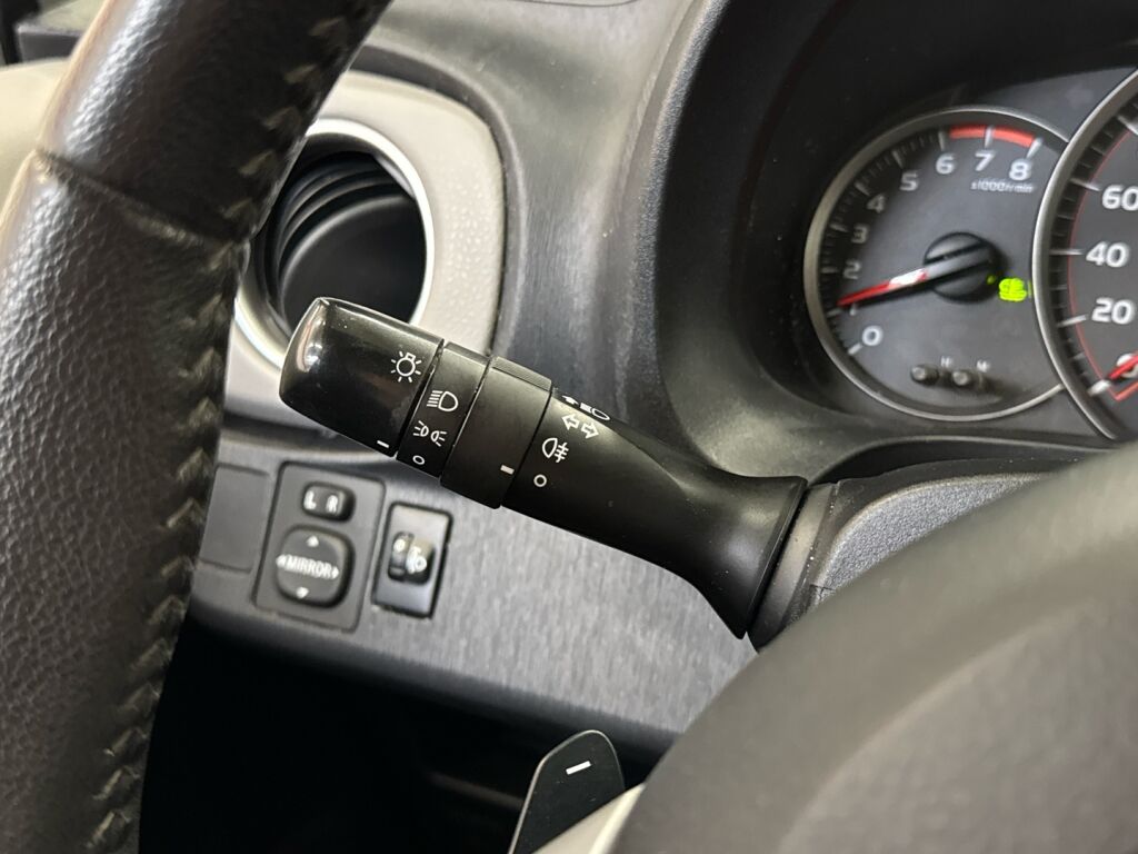 Toyota Yaris 2012 Musta