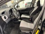 Toyota Yaris 2012 Musta