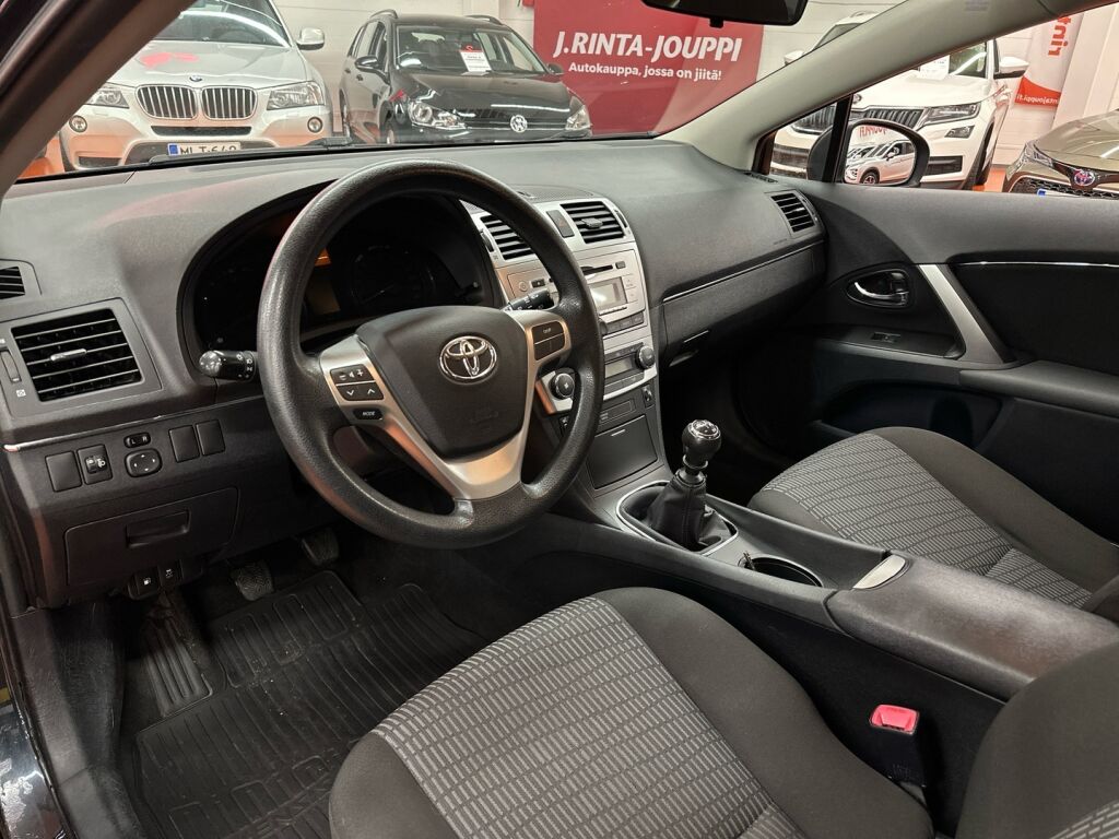 Toyota Avensis 2012 Harmaa