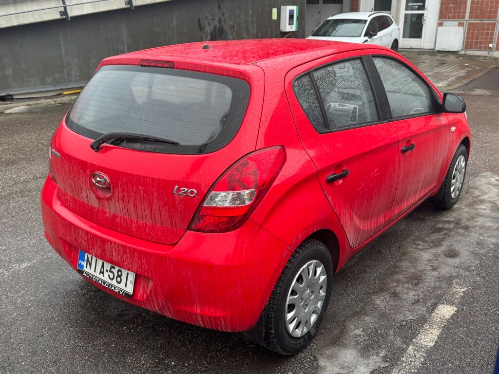 Hyundai i20 2012 Punainen
