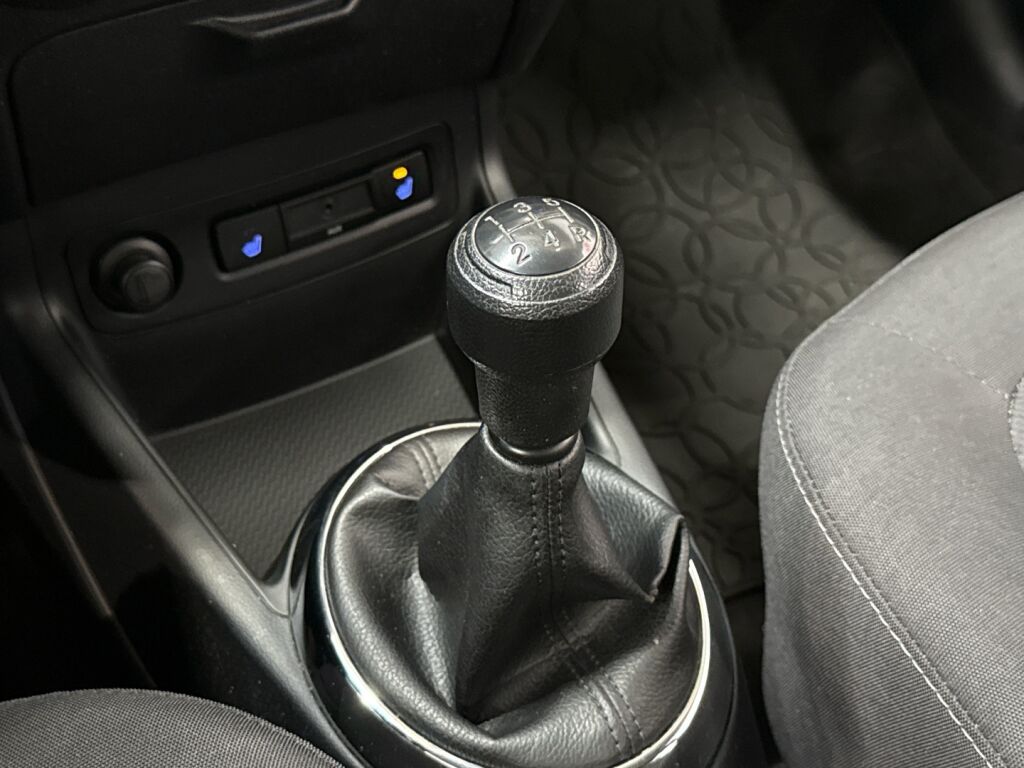 Hyundai i20 2012 Punainen