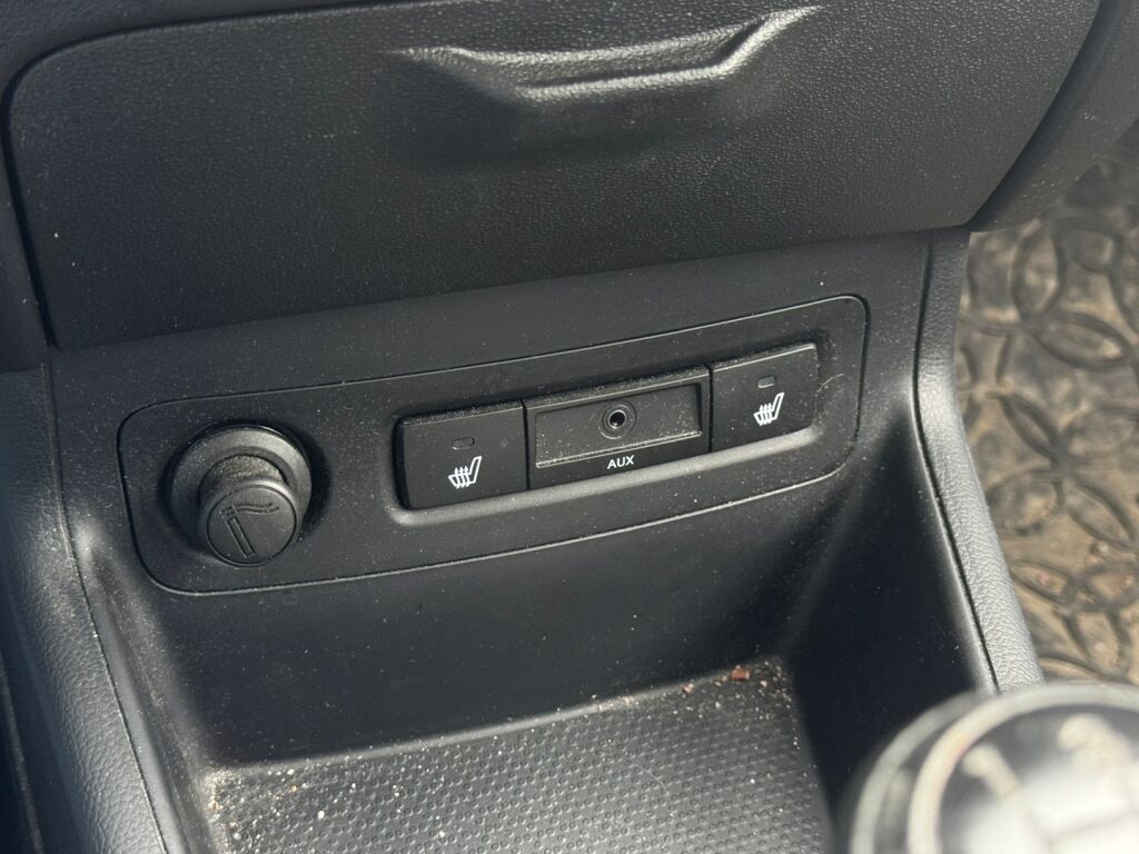 Hyundai i20 2012 Punainen