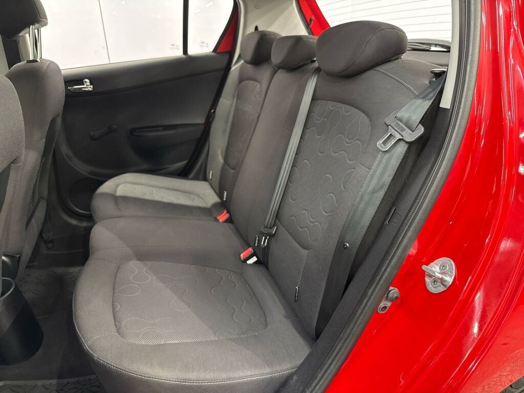 Hyundai i20 2012 Punainen