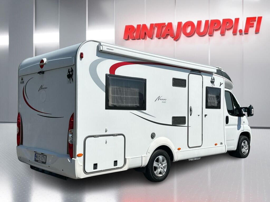 Bürstner Nexxo T 660 2012 Valkoinen