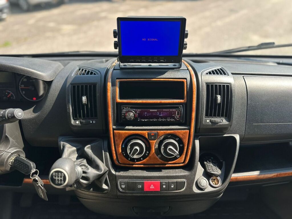 Bürstner Nexxo T 660 2012 Valkoinen