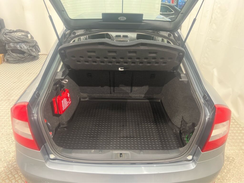 Skoda Octavia 2012 Hopea