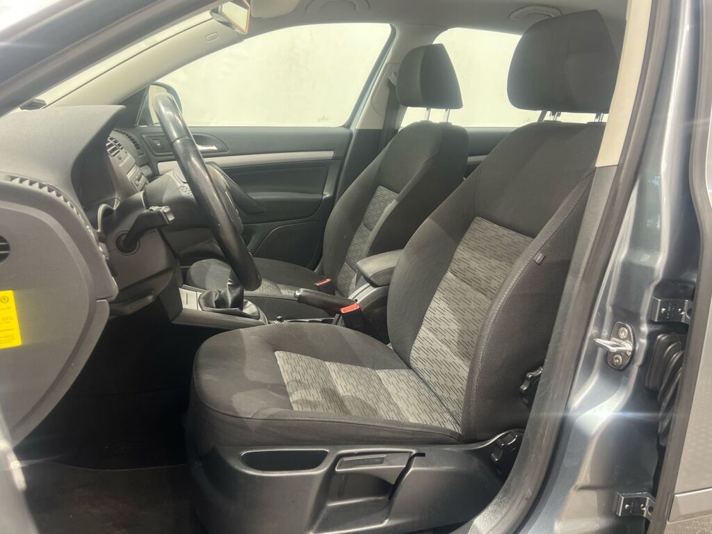 Skoda Octavia 2012 Hopea