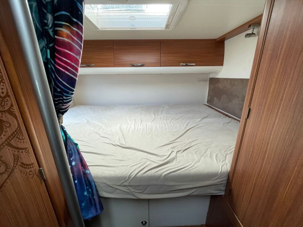 Adria Matrix Plus 680 SP 2012 Harmaa