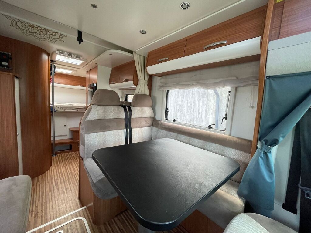 Adria Matrix Plus 680 SP 2012 Harmaa