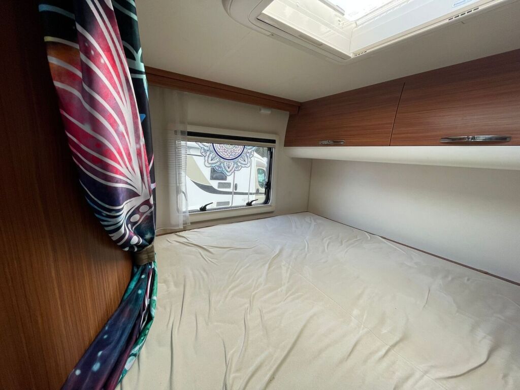 Adria Matrix Plus 680 SP 2012 Harmaa