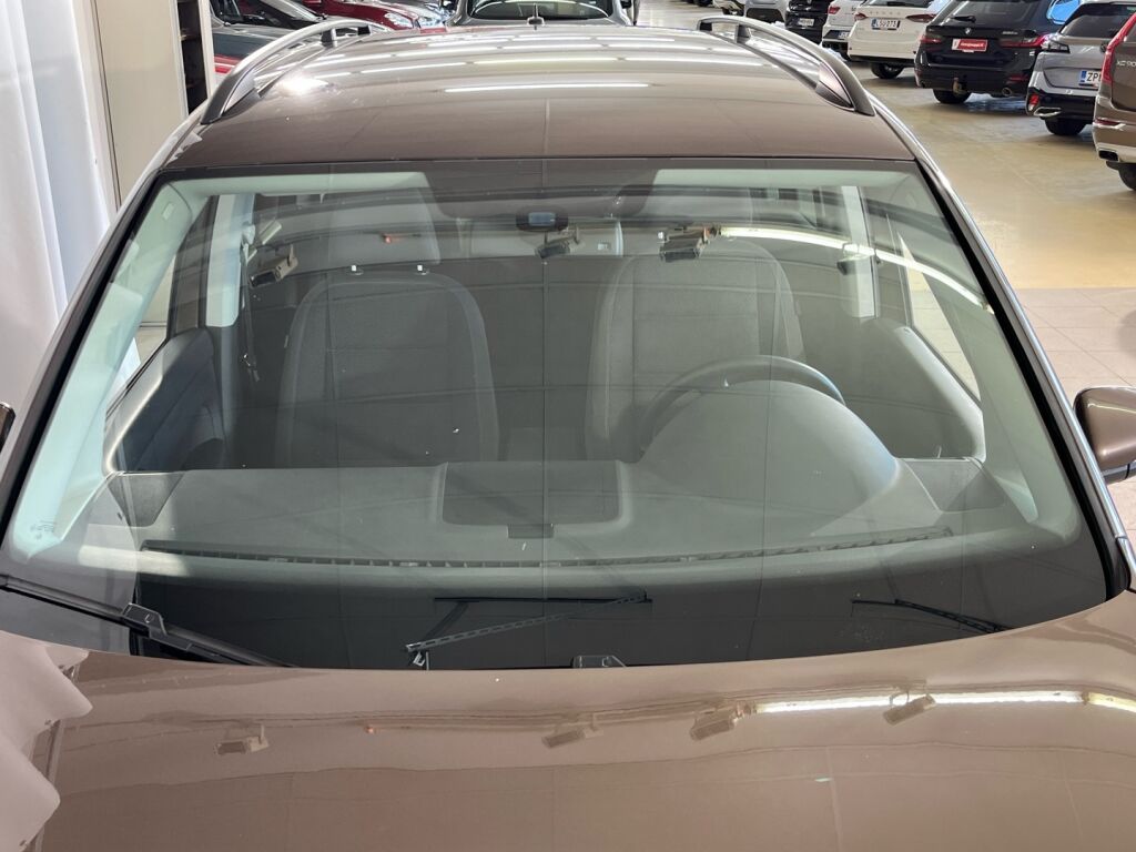 Volkswagen Touran 2011 Ruskea (beige)