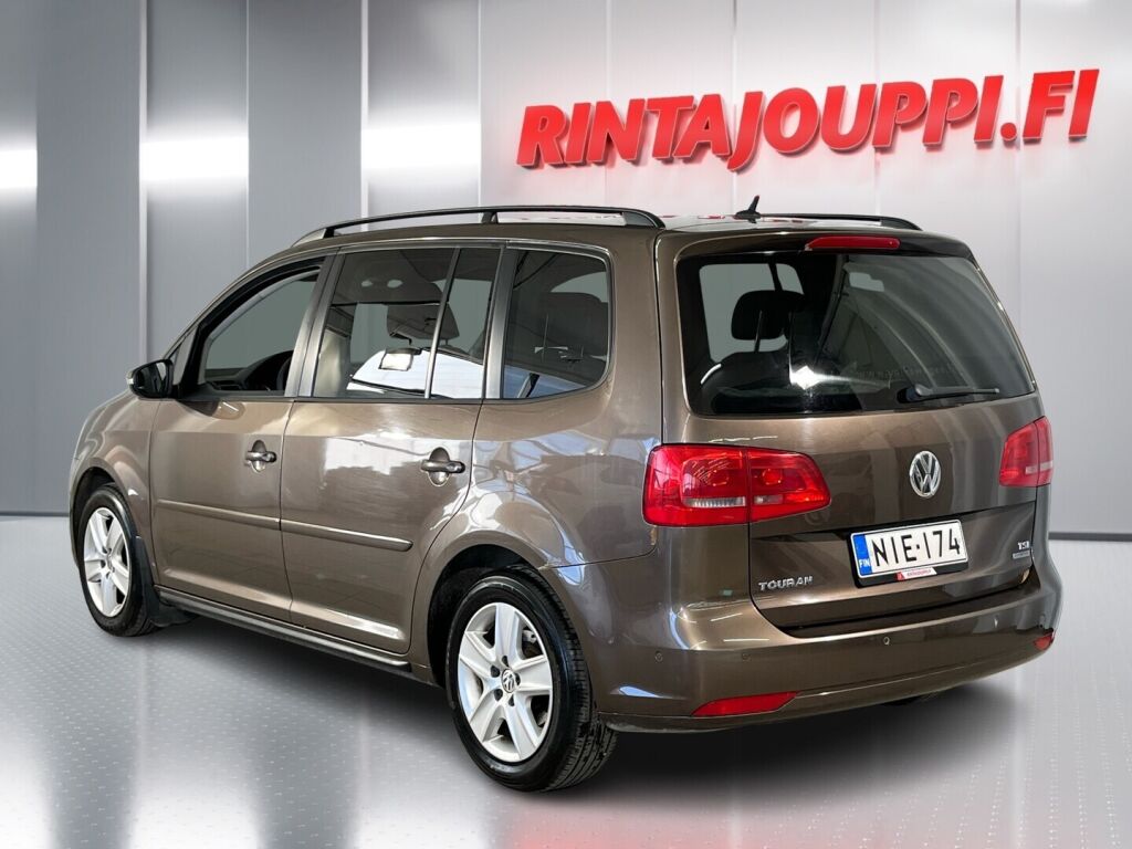Volkswagen Touran 2011 Ruskea (beige)