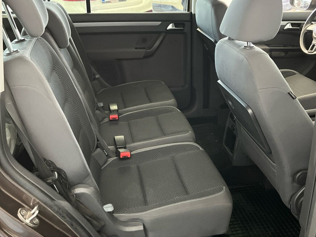 Volkswagen Touran 2011 Ruskea (beige)