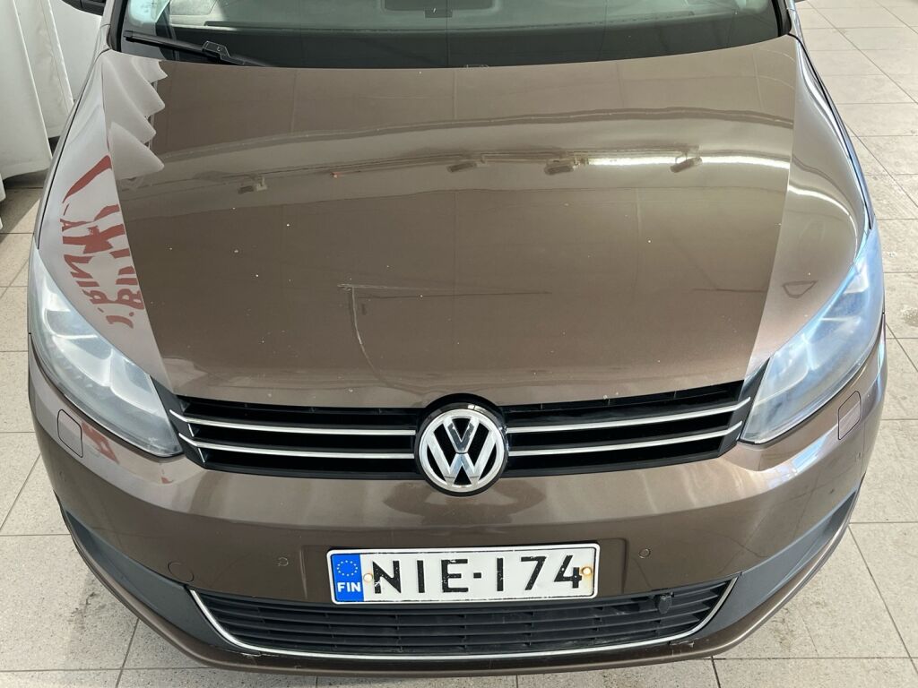 Volkswagen Touran 2011 Ruskea (beige)