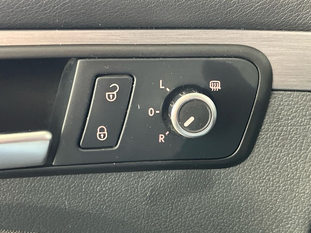 Volkswagen Touran 2011 Ruskea (beige)