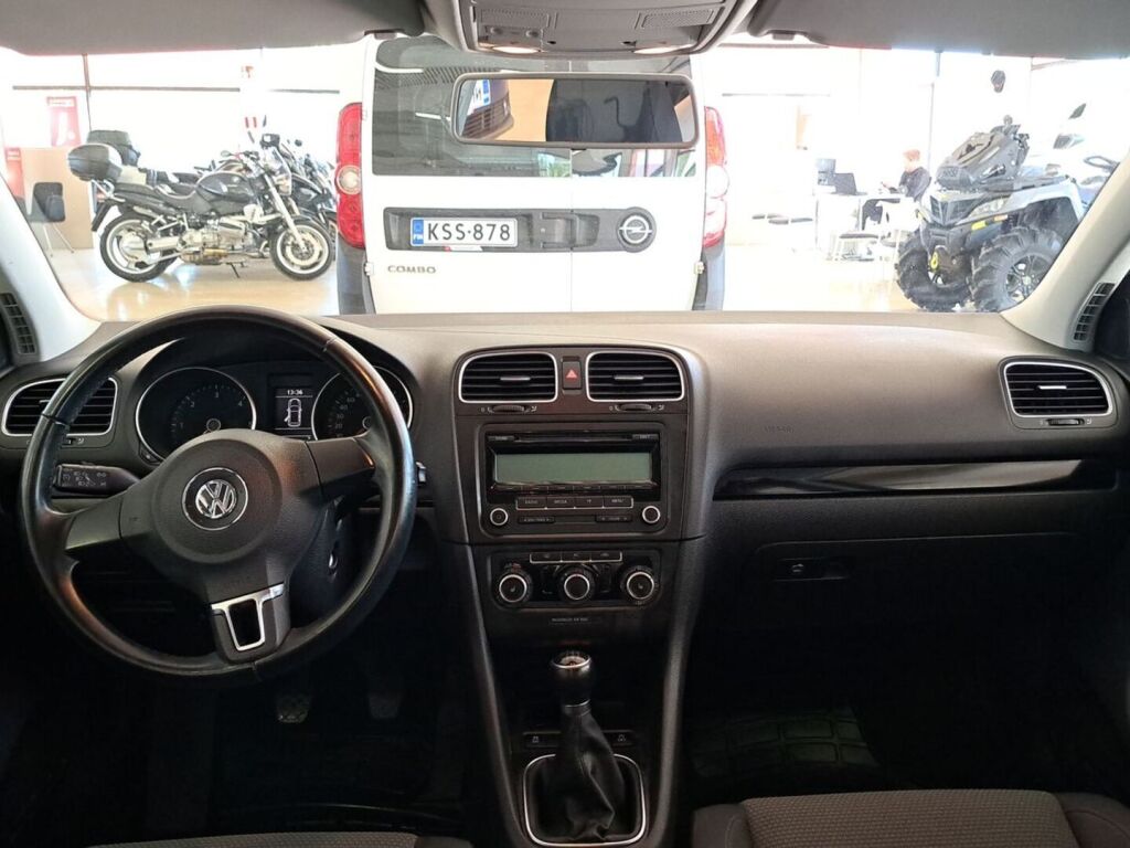 Volkswagen Golf 2010 Musta