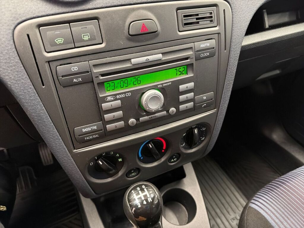 Ford Fusion 2011 Punainen